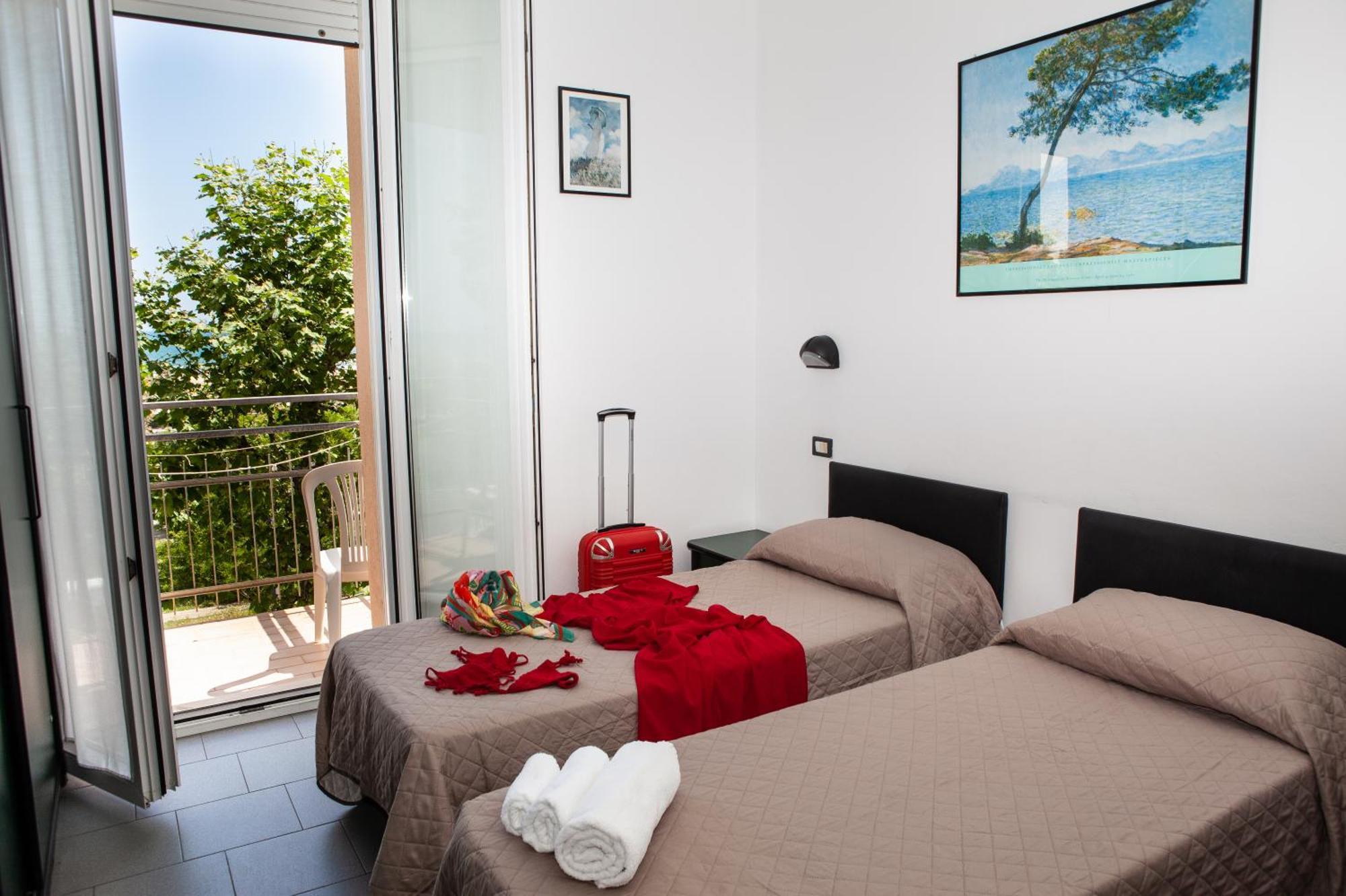 Hotel La Torretta Bramante Rimini Bagian luar foto