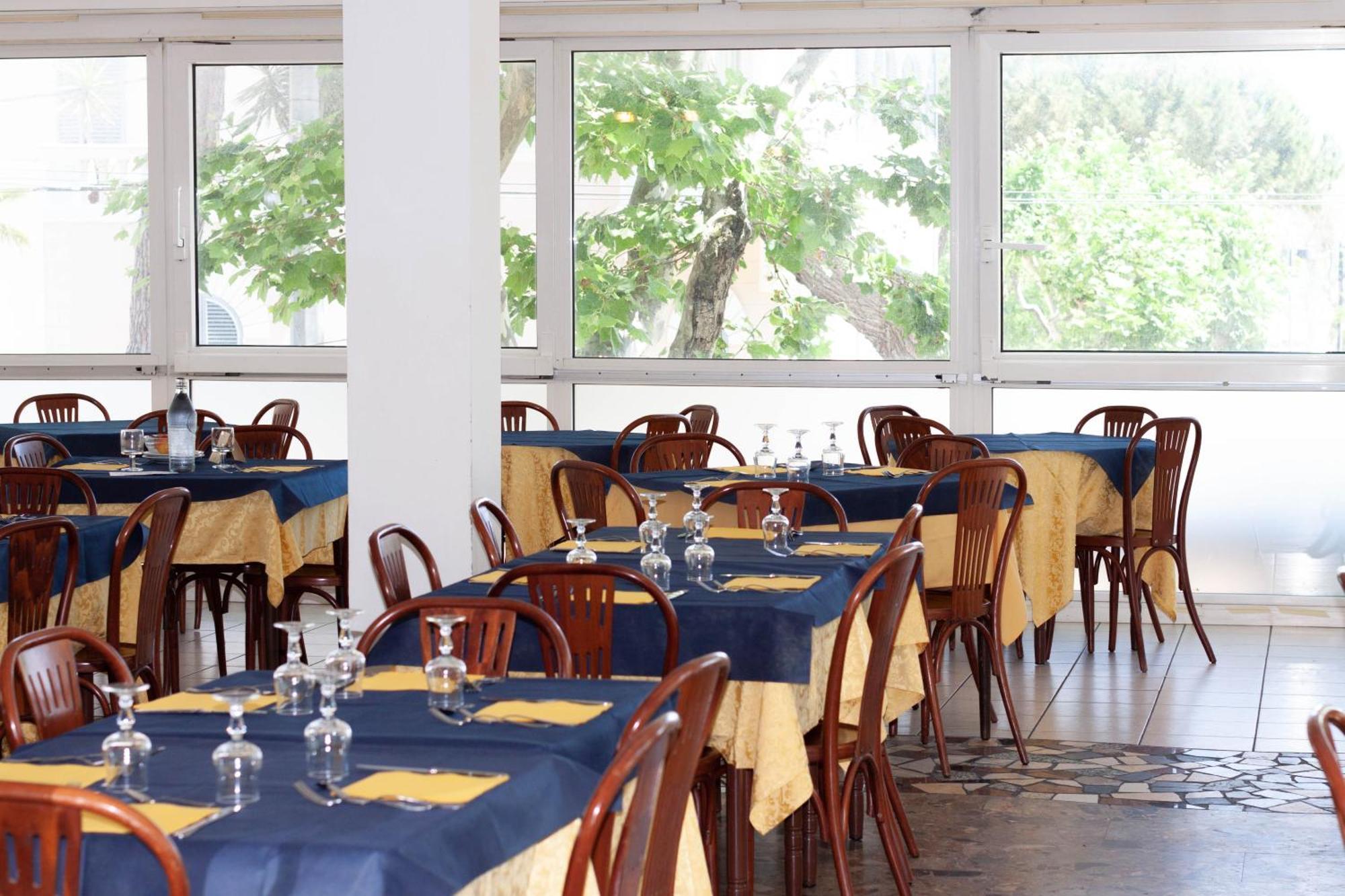 Hotel La Torretta Bramante Rimini Bagian luar foto